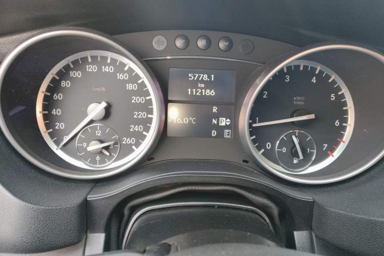 Used Mercedes-Benz R-Class 2017 R 400 4MATIC Exclusive Edition
