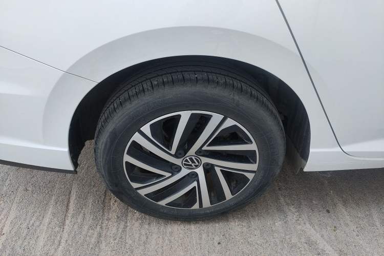 Used Volkswagen Lavida 2023 Revised Version 1.5L Automatic 5 Millionth Edition Right Rear Wheel Hub