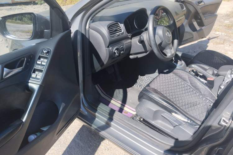 Used Volkswagen Golf 2010 1.6 Automatic Fashion Model
