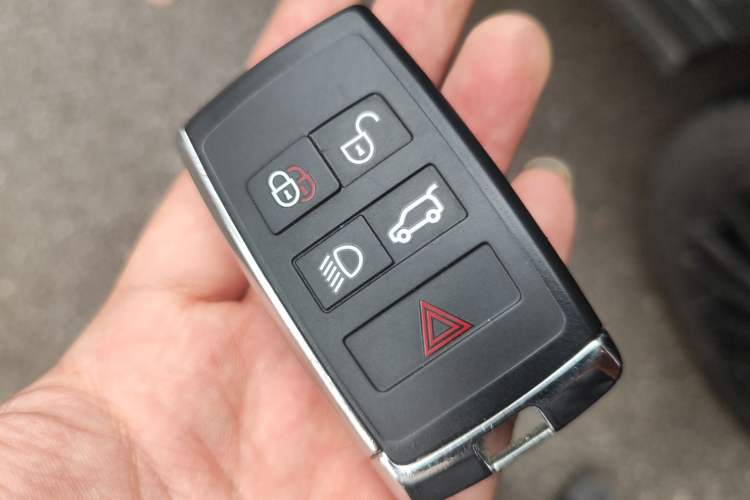 Used Land Rover Range Vogue 2018 3.0 Gasoline HSE U.S.-Spec Executive Edition