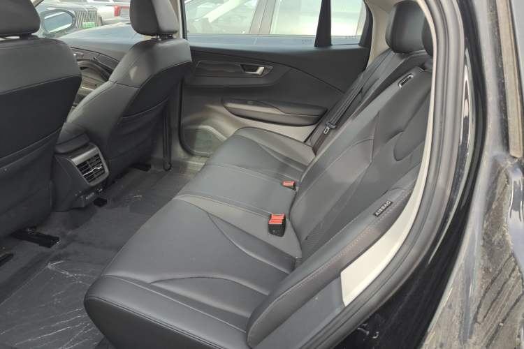 Used Hongqi E-QM5 2022 431 km Charge & Enjoy Edition Left Rear Seat