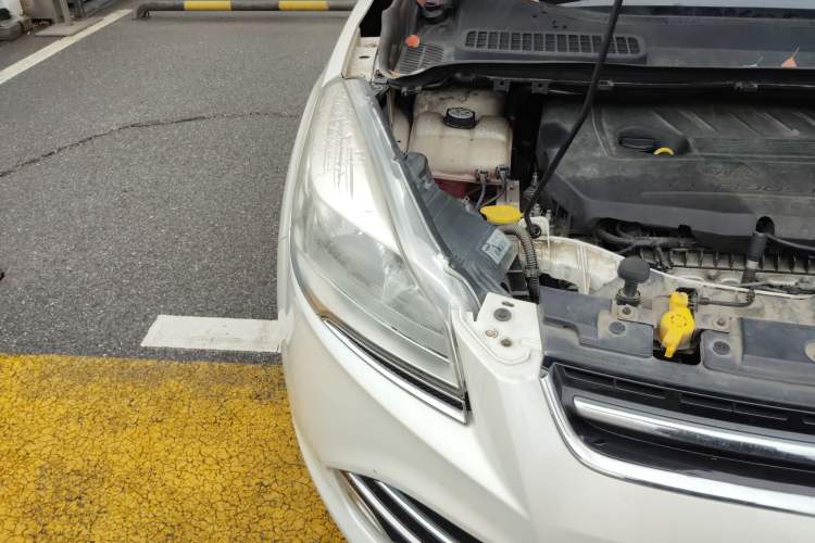 Used Ford Kuga 2015 1.5L GTDi Two-Wheel Drive Fashion Edition Right Front Headlight