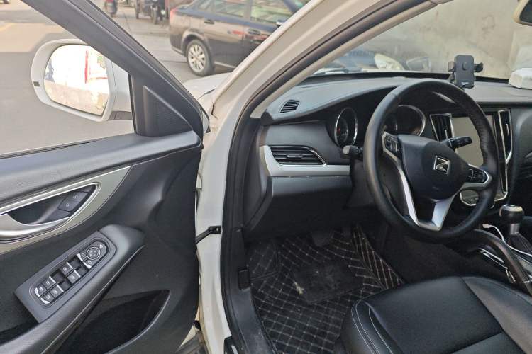 Used Zotye SR7 2016 1.5T CVT Cube Heart Edition China V Standard
