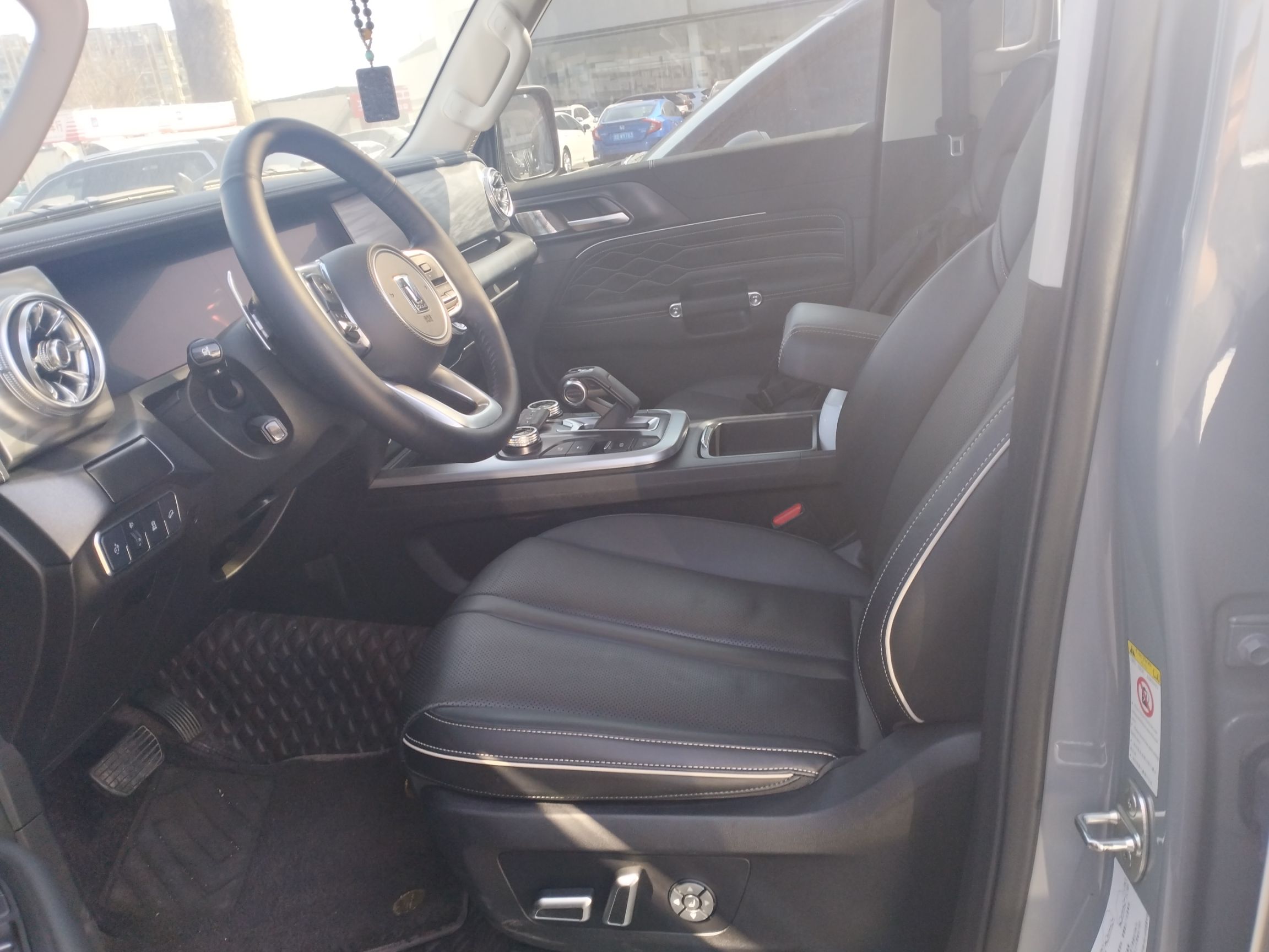 Переднее сиденье в автомобиле