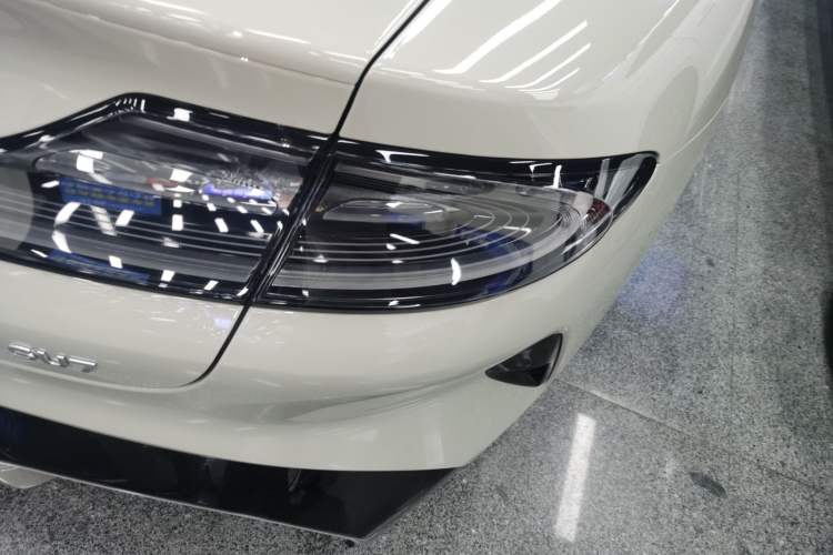 Used Xiaomi Auto SU7 2024 Rear-Drive Ultra-Long Range Advanced Pro-Level Intelligent Driving Version
