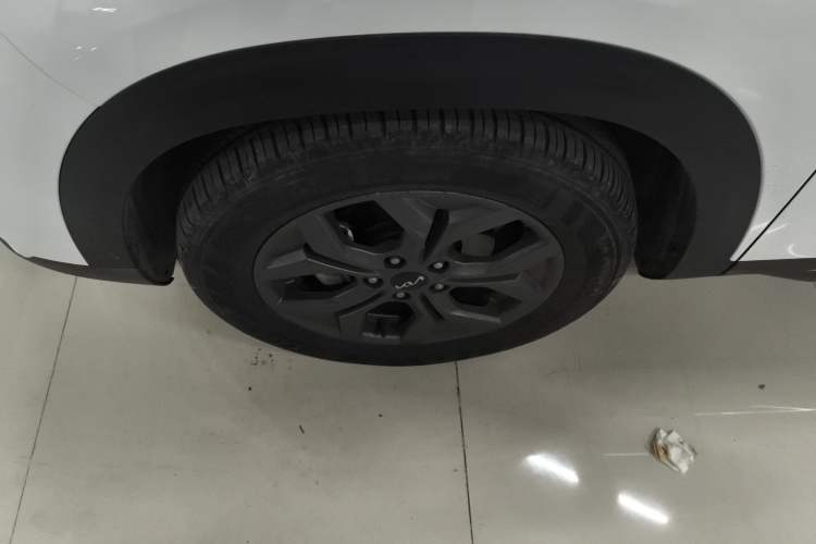 Used Kia Seltos 2023 1.5L CVT Luxury Edition Left Front Wheel Hub