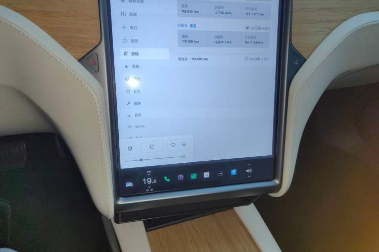 Used Tesla Model S 2019 Long-Range Version
