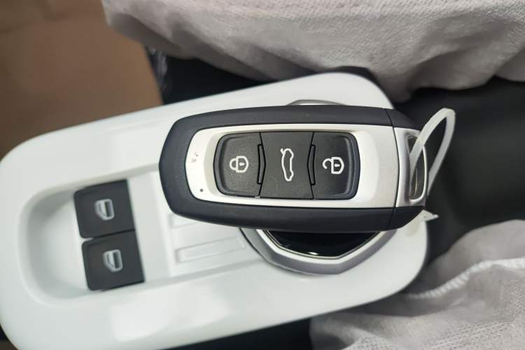 Used Geely Galaxy Panda 2025 210 km – Yuanqi Bear Vehicle Key