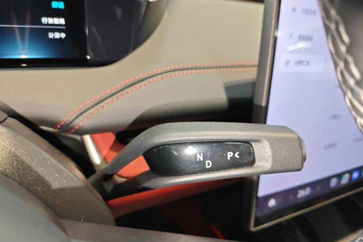 Used Xiaomi Auto SU7 2024 Rear-Drive Ultra-Long Range Advanced Pro-Level Intelligent Driving Version Gear Lever