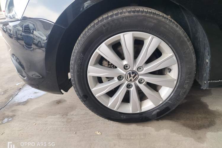 Used Volkswagen Sagitar 2014 Revised Version 1.4TSI Automatic Luxury Edition
