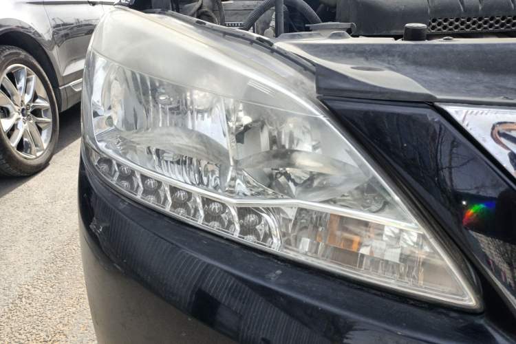 Used Nissan Sylphy 2014 1.6XV CVT Deluxe Edition Right Front Headlight