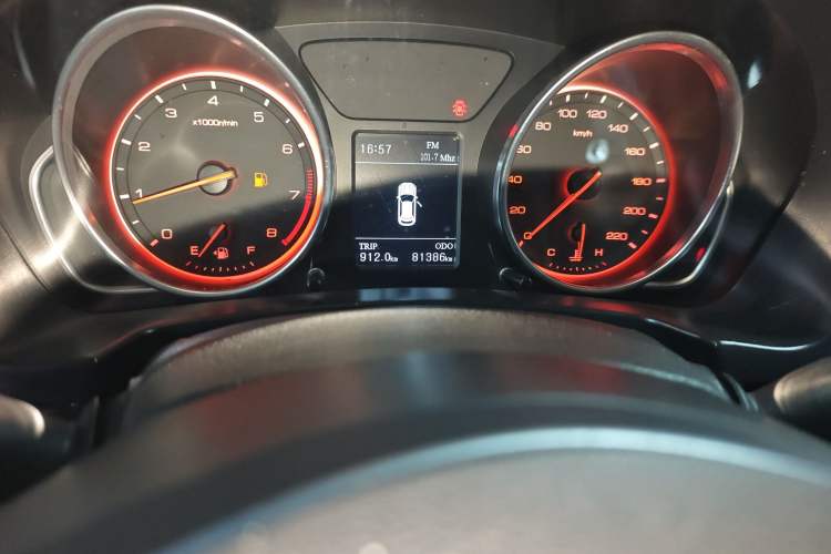 Used Hanteng X7 2016 1.5T Manual Luxury Version Odometer Close Up