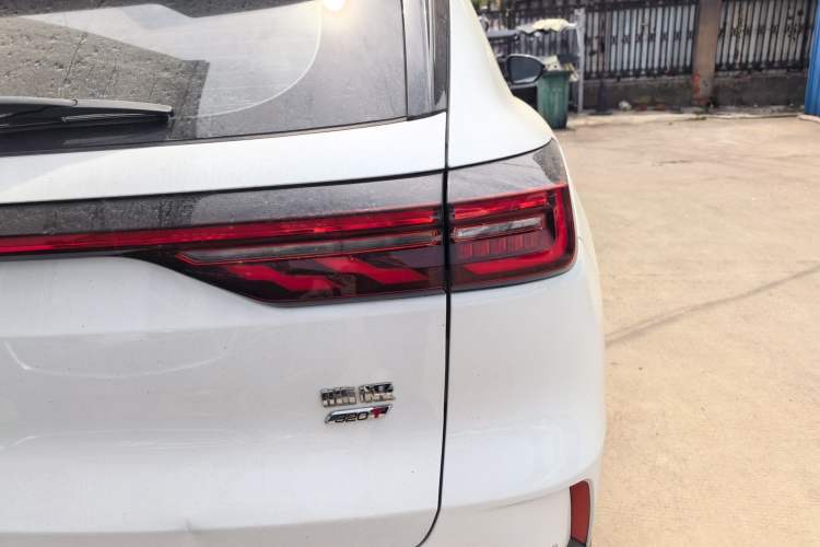 Used Dongfeng Aeolus Huge 2022 Mach Power 1.5T DareDrive Edition · Smart