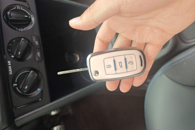 Used Volkswagen Polo 2016 1.4L Manual Fashion Model Vehicle Key