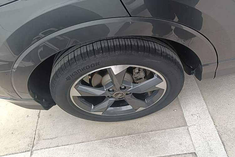 Used Audi Q3 2024 35 TFSI Fashion Dynamic Edition Right Rear Wheel Hub