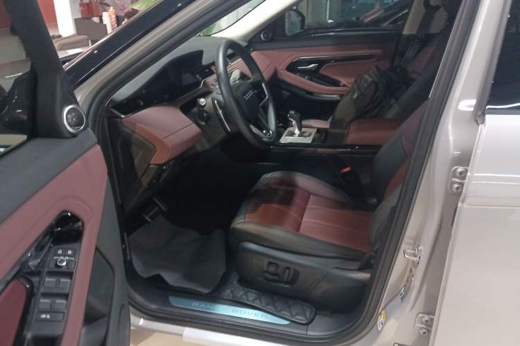 Used Land Rover Range Rover Evoque 2023 Aurora L 249 PS Luxury Edition