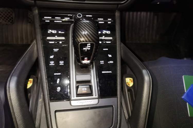 Used Porsche Cayenne 2018 Cayenne 3.0T Gear Lever