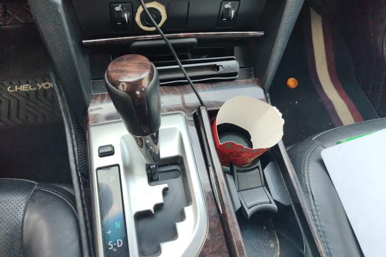 Used Toyota Camry 2015 2.0G Premier Edition Gear Lever