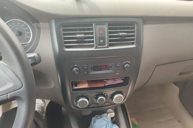 Used Wuling Rongguang V 2018 1.2L Practical Model
