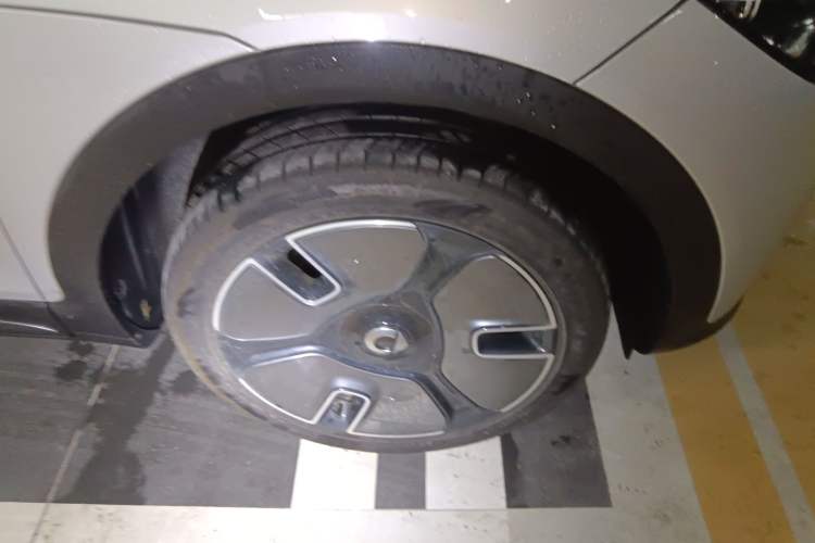 Used smart #1 2024 Premium Edition Right Front Wheel Hub