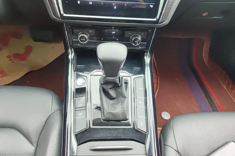 Used Volkswagen Phideon 2019 380TSI Two-Wheel Drive Business Edition China V Standard
