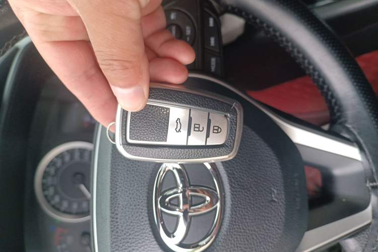 Used Toyota Levin 2019 185T CVT Luxury Edition China VI Standard Vehicle Key