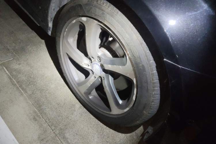 Used Mercedes-Benz E-Class 2017 E 200 L Sport 4MATIC Right Front Wheel Hub