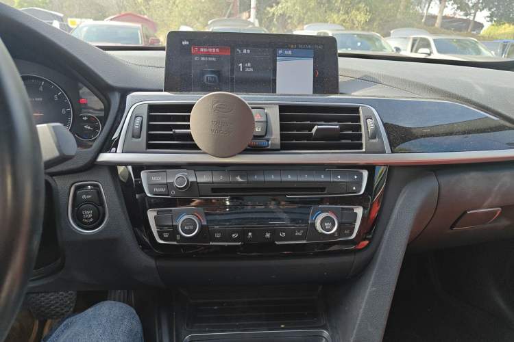 Used BMW 3 Series GT 2020 320i M Sport Night Edition Audio And AC Panel