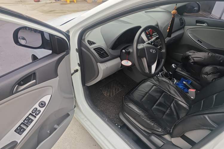 Used Hyundai Verna (older generation) 2014 1.4L Manual Smart GLS Trim
