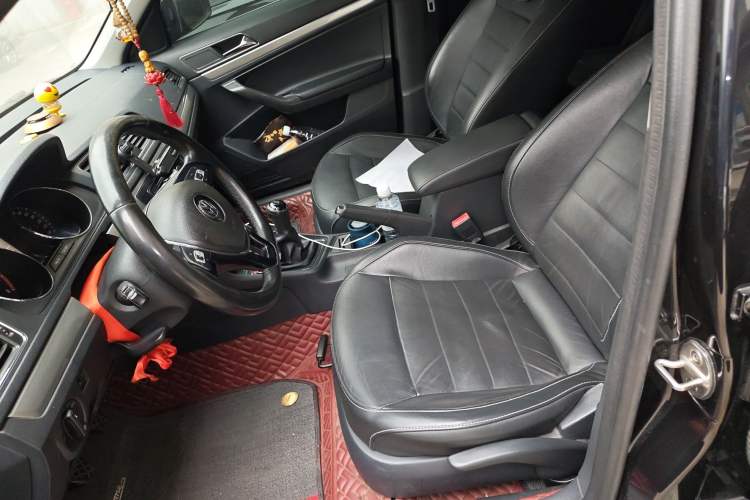 Used Volkswagen Lavida 2017 1.6L Manual Comfort Edition
