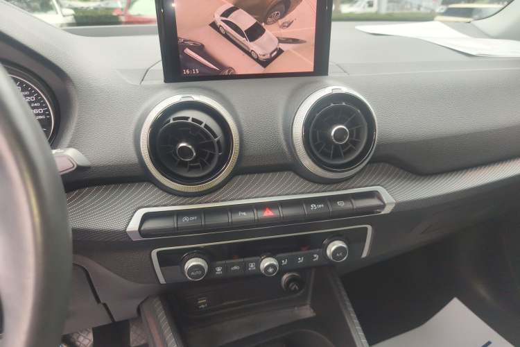 Used Audi Q2L 2022 35 TFSI Fashionable and Elegant Model Audio And AC Panel