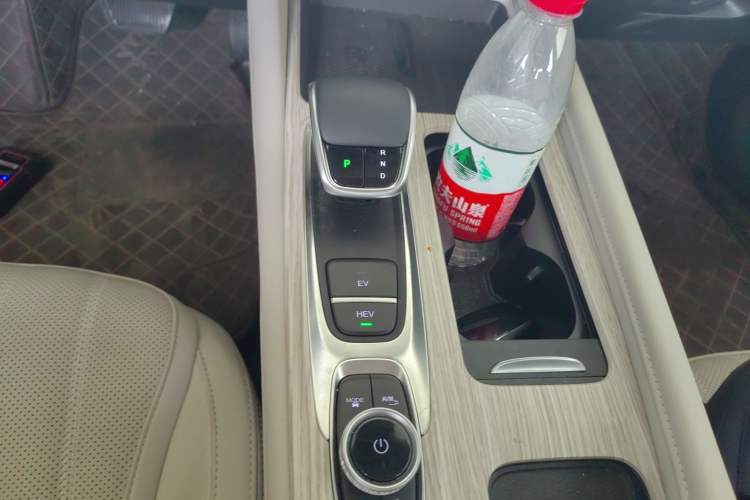 Used Chery Fengyun A8 2024 127 Far Voyage Luxury Edition Gear Lever