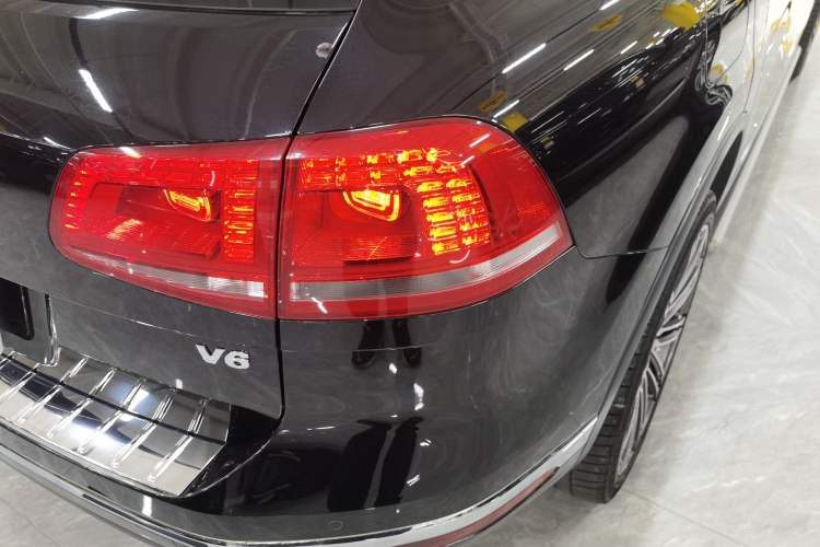 Used Volkswagen Touareg 2017 3.0 TSI Touareg Model Right Rear Taillight