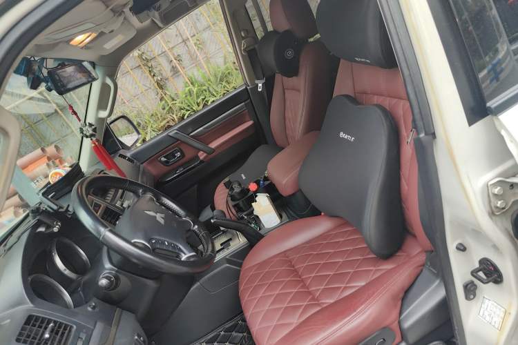 Used Mitsubishi Pajero 2015 3.0L Automatic Luxury Version China IV Standard Left Front Seat