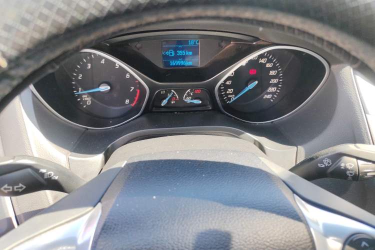 Used Ford Focus 2012 Sedan 1.6L Manual Fashion Edition
