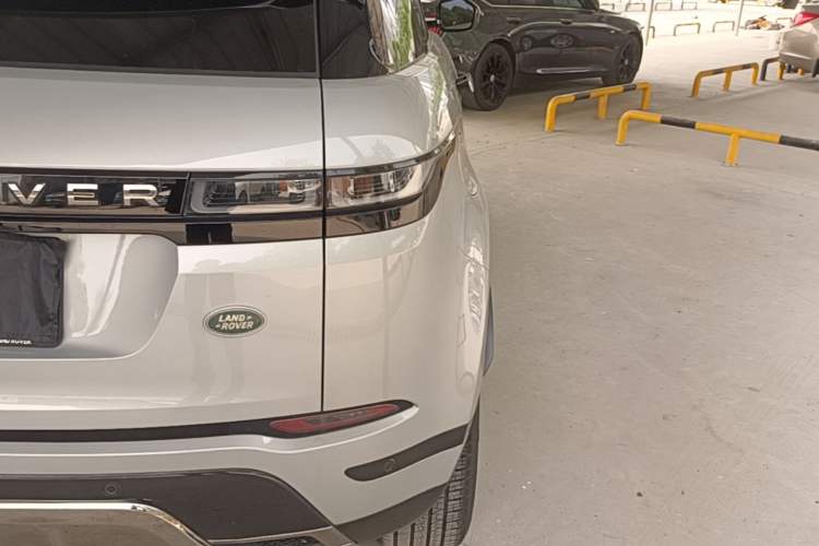 Used Land Rover Range Evoque 2022 Aurora L 249 PS R-Dynamic Luxury Edition
