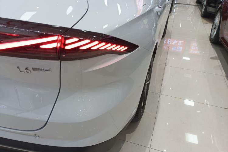 Used Geely Galaxy L6 2025 EM-i 140km Starship Edition
