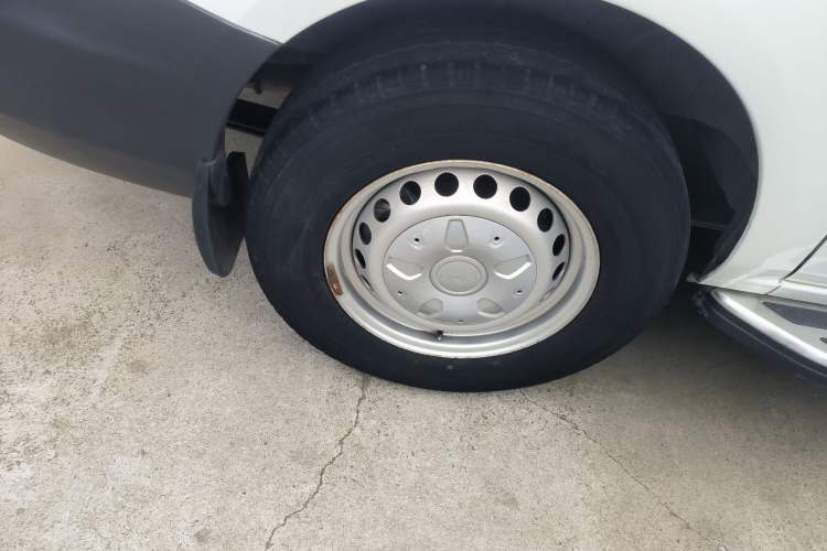 Used Ford Transit 2019 2.0T Diesel Multi-Purpose Commercial Vehicle Short Wheelbase Low Roof 6-Seater China VI Standard