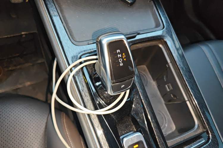 Used Dongfeng Aeolus Yixuan MAX 2021 1.5T Super Cool Dad Edition Gear Lever