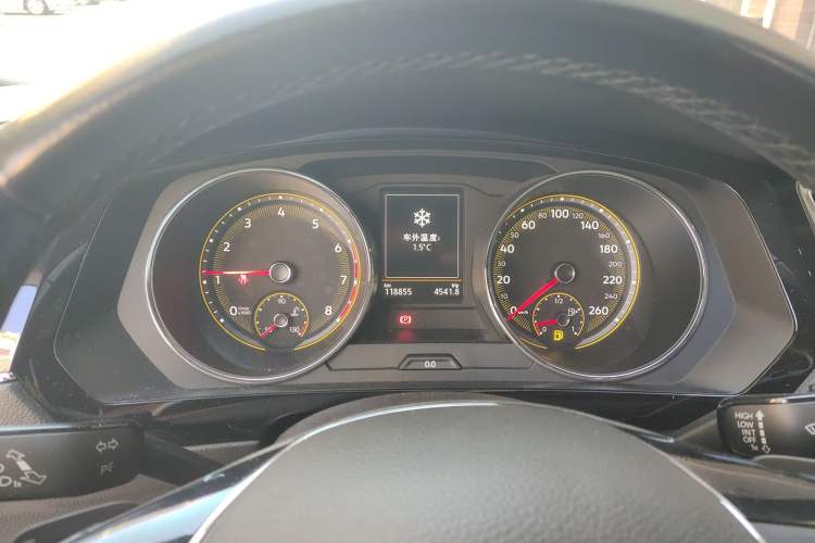 Used Volkswagen Tiguan L 2019 Updated Version 330TSI Automatic Two-Wheel Drive Panoramic Comfort Edition China VI Standard Instrument Cluster