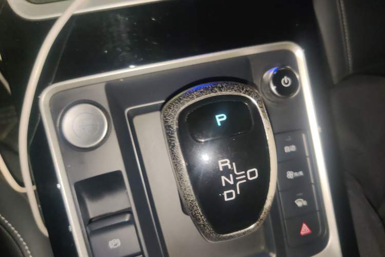 Used BYD Qin New Energy 2019 High-Range Deluxe Model Gear Lever