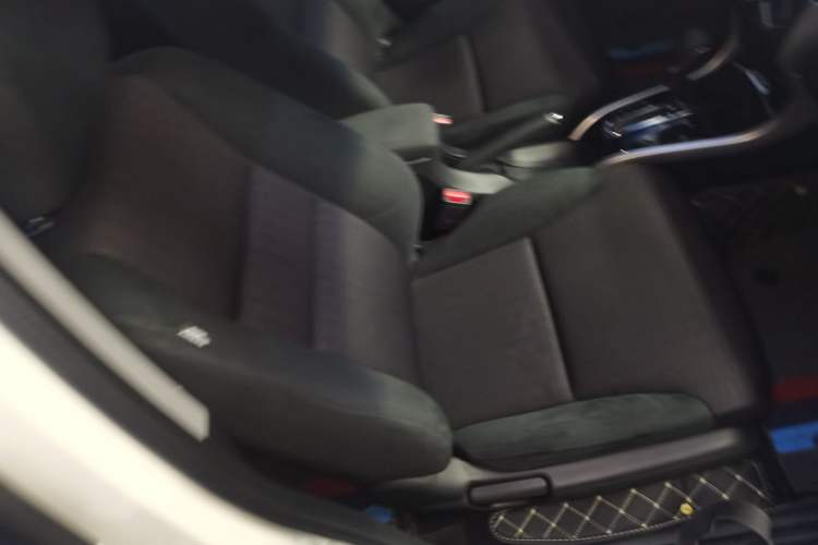 Used Honda Crider 2016 1.8L CVT Luxury Edition Right Front Seat