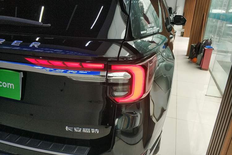 Used Ford Explorer 2023 EcoBoost 285 Four-Wheel Drive Titanium Edition 7-Seater
