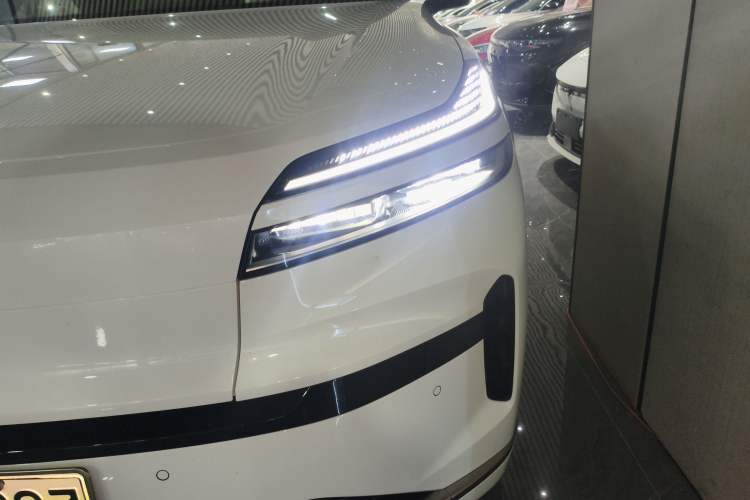 Used ONVO Luxeed L90 2025 Model—Max Six-Seater Version
