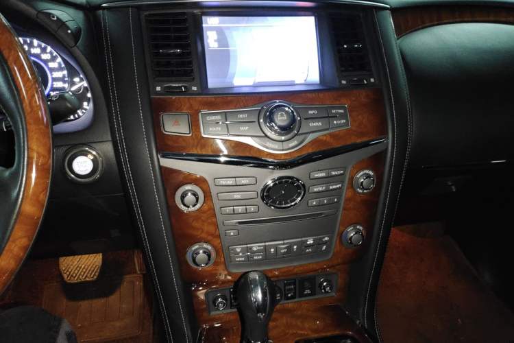 Used Infiniti QX80 2016 5.6L 4WD