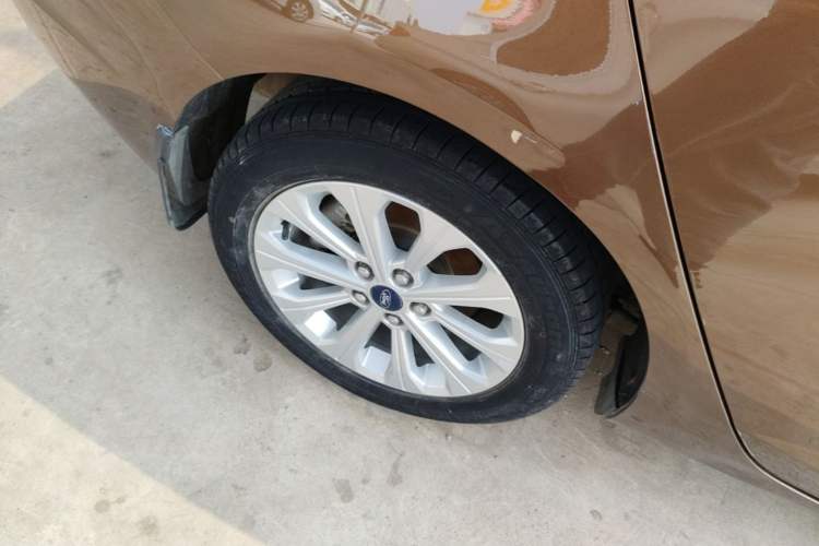 Used Ford Escort 2015 1.5L Manual Fashion Edition
