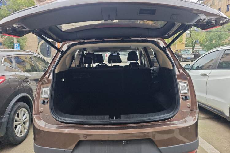 Used Baojun 560 2016 1.8L iAMT Luxury Model