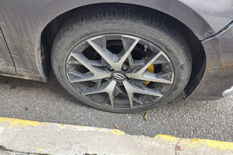 Used GAC Trumpchi EMPOW 2021 270T DCT J16 Version Right Front Wheel Hub