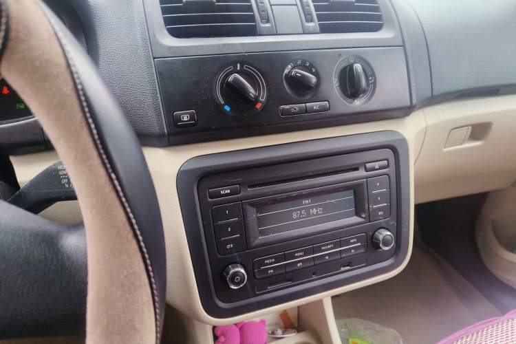 Used Skoda Fabia 2012 1.4L Automatic Crystal Edition
