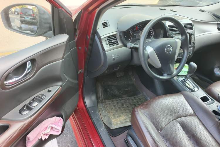 Used Nissan Tiida 2014 1.6L CVT Smart Model
